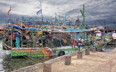 Photograph Ndae Iskandar Busy on One Eyeland